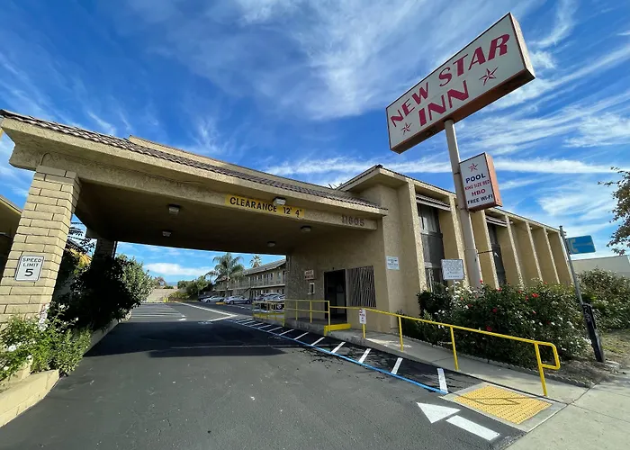 Hotel with pool: New Star Inn El Monte, Ca - Los Angeles