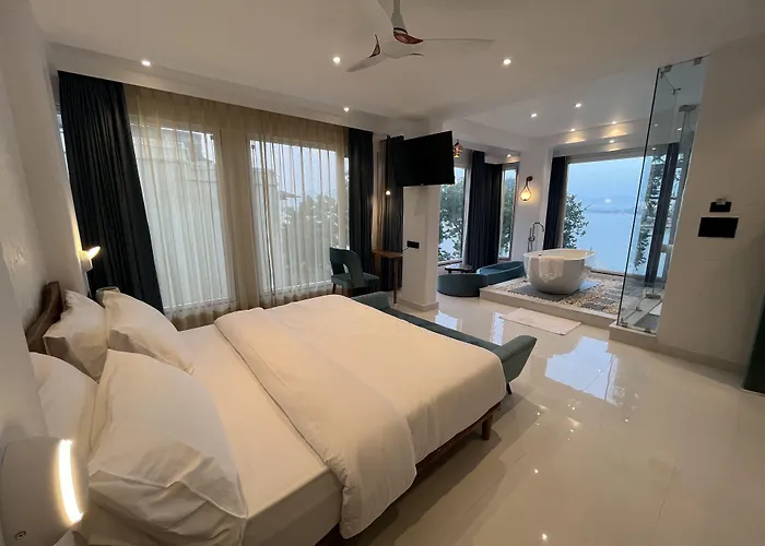 4 star hotel: Moustache Udaipur Luxuria