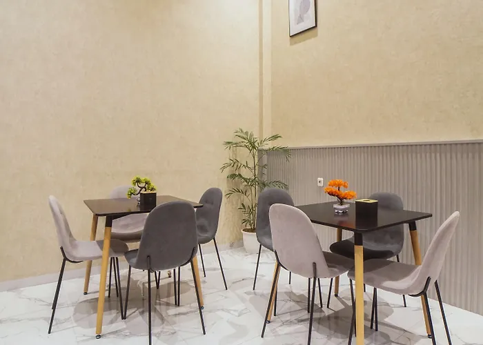 Super Oyo Capital O 92066 Papakoel Hotel & Cafe