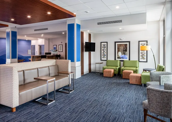 Holiday Inn Express & Suites Ft Myers Beach-Sanibel Gateway By Ihg