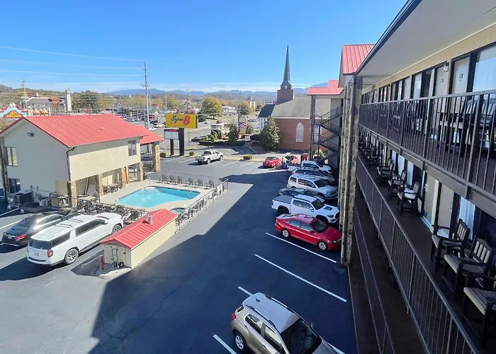 Super 8 By Wyndham Pigeon Forge Downtown