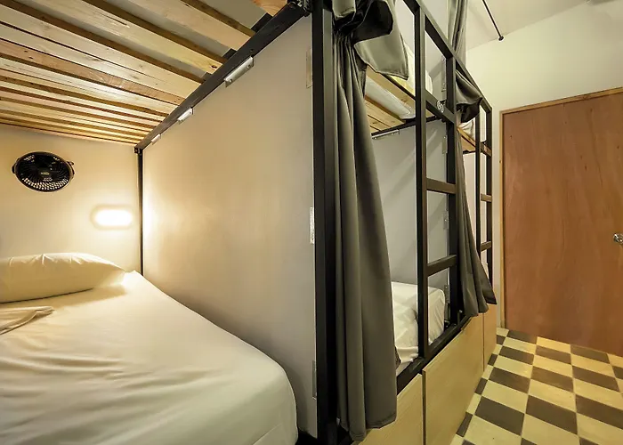 Baku Laureles Hostel