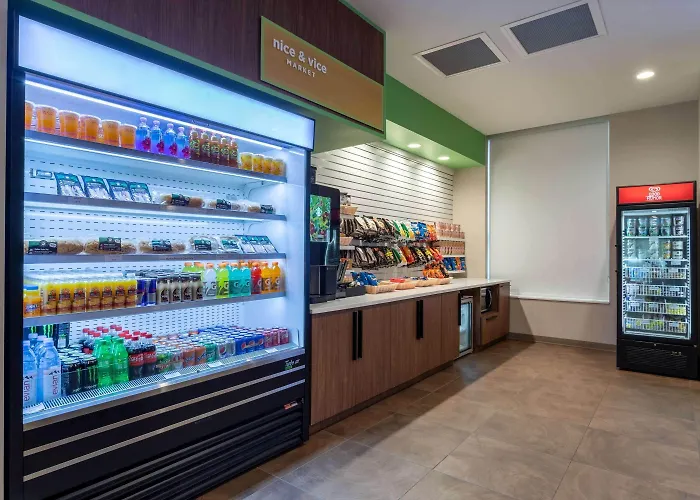 Wyndham Garden Orlando Airport - Free Airport Shuttle - Park N' Fly Available
