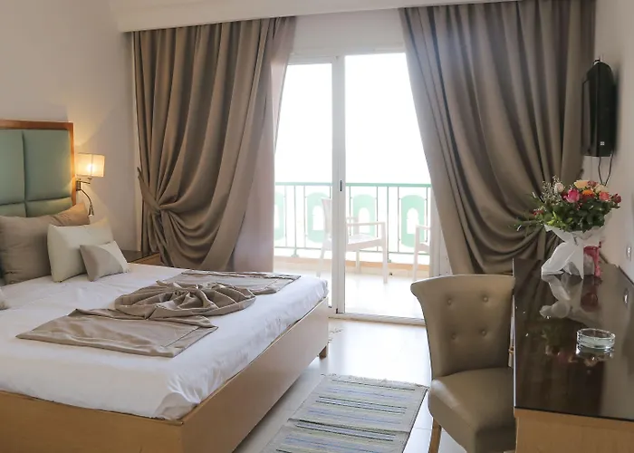 Hotel Marabout - Families And Couples Only