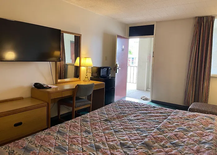 Horseshoe Curve Lodge