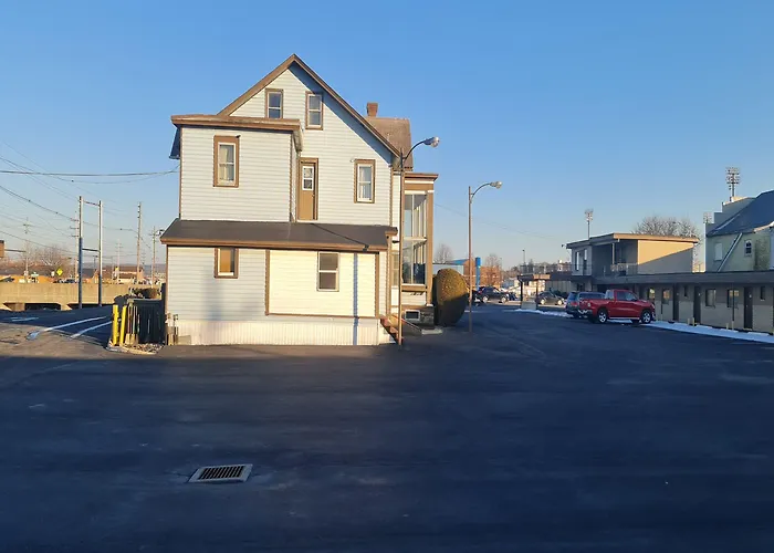 Dubois Manor Motel
