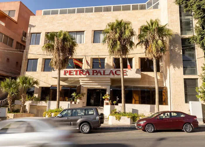 Hotel with pool: Petra Palace Hotel