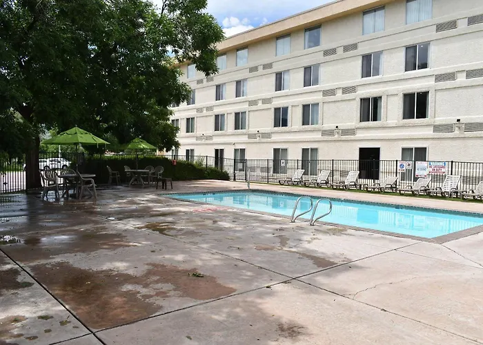 Beach Hotels Quality Inn & Suites Garden Of The Gods