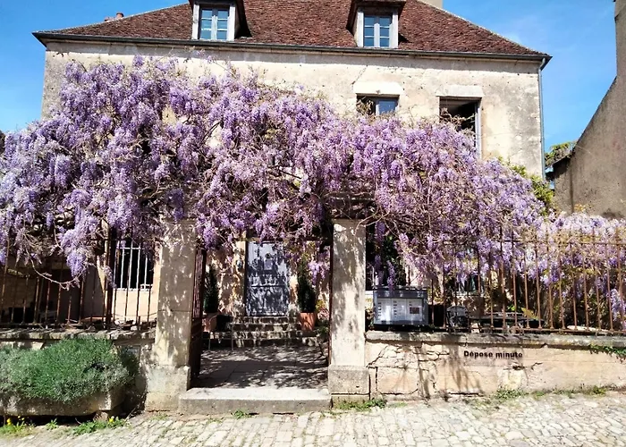 Les Glycines Vézelay