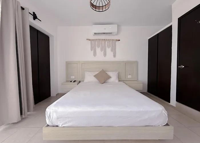 Rustic Hotel Isla Mujeres