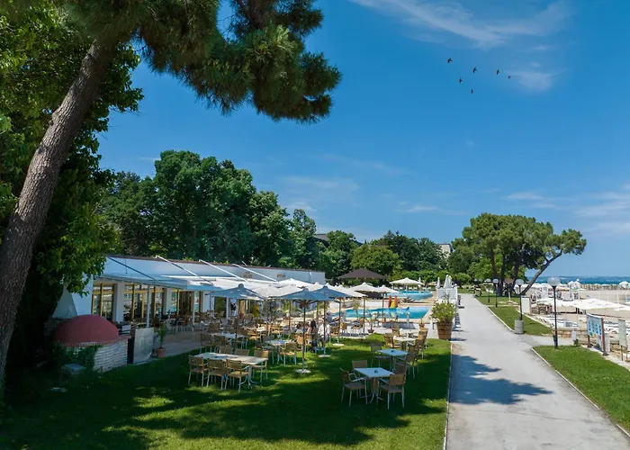 Hotel with view: Hvd Riviera Beach Ultra All Inclusive & Mineral Pool - Private Beach & Free Parking