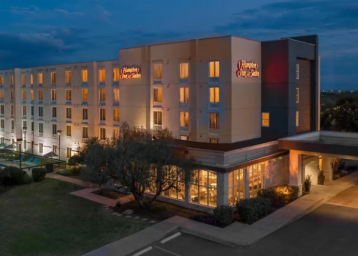 Hampton Inn & Suites-Austin Airport