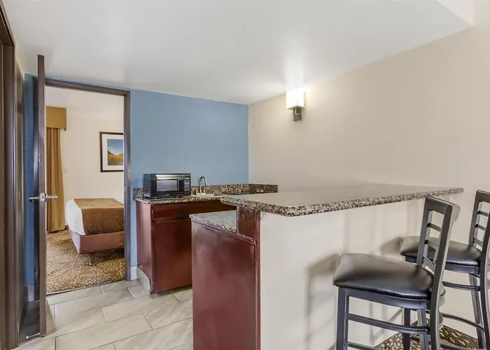 Hotels with a view Best Western Innsuites Tucson Foothills & Suites