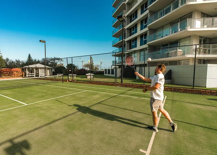 Hotel with Tennis: Talisman Beachside Broadbeach
