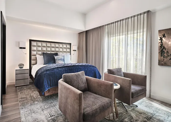 Sunset Marquis Hotel
