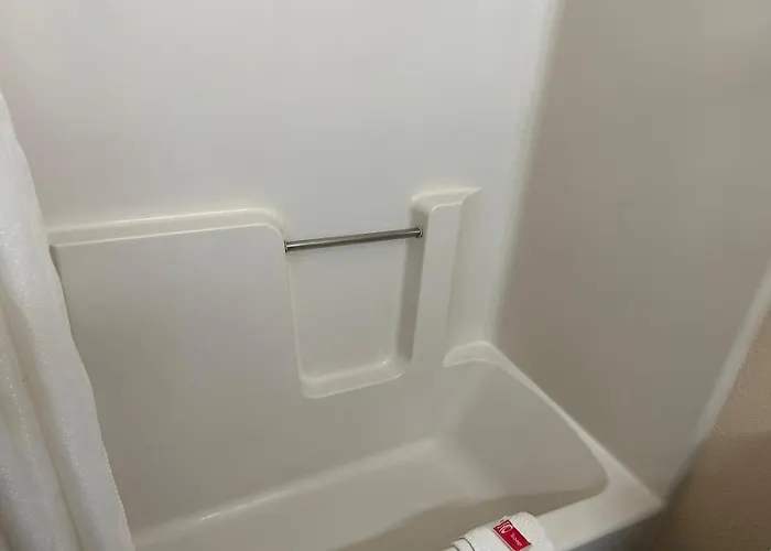 Motel: Econo Lodge Topeka At Wanamaker