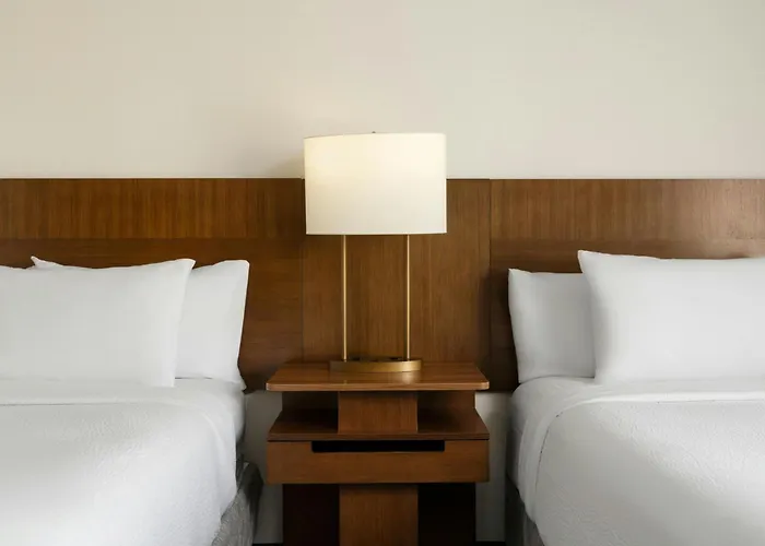 Hotels with a view Fairfield Inn & Suites By Marriott Newark Liberty International Airport