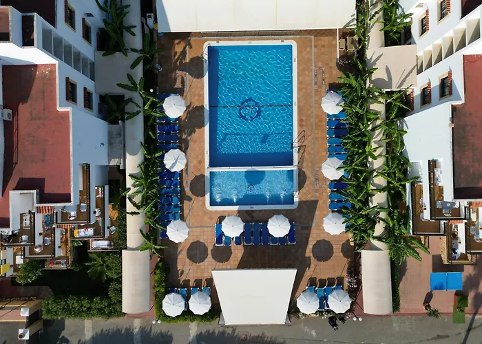 Invisa Aparthotel Casa Luis