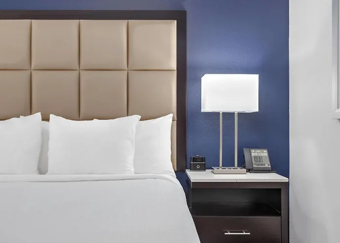 La Quinta Inn And Suites By Wyndham Paris