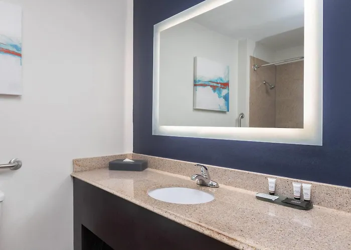 La Quinta Inn And Suites By Wyndham Paris