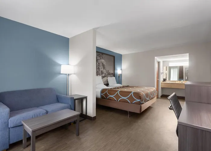 Super 8 Motel By Wyndham Near Fort Lauderdale Arpt