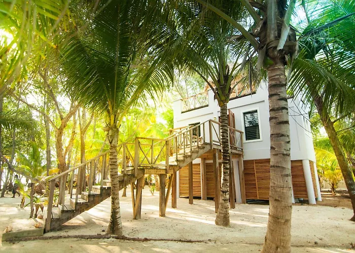 Thatch Caye A Muy'Ono