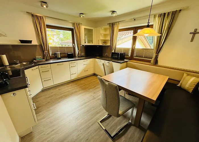 Dorfplatzl Garni Apartments & B&B