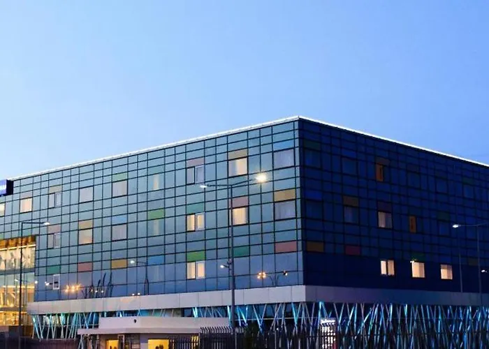 Radisson Blu , Airport