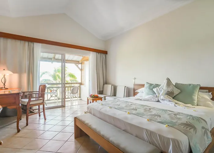 Le Peninsula Bay Beach Resort & Spa