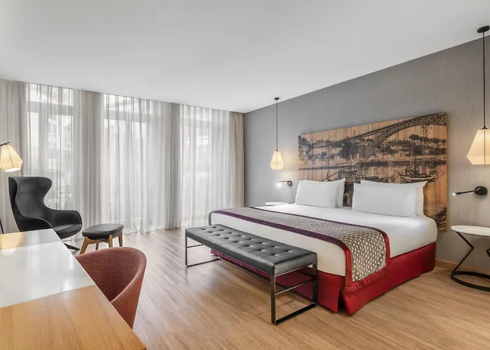 Hotel with Tennis: Eurostars Porto Centro