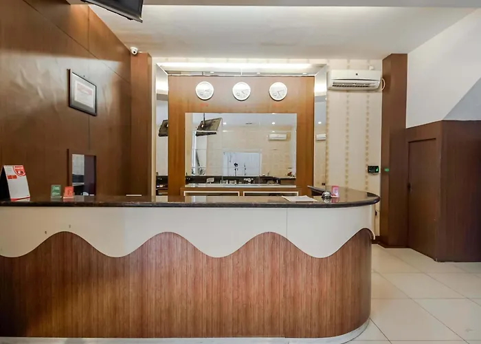 Reddoorz Plus At Karebosi Area 2 Makassar