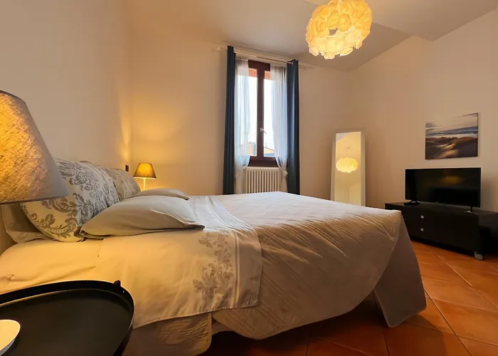  Yawhome B&B