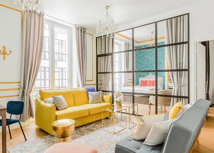 Appartement: Luxury 2 Bedroom 2 Bathroom Apartment - Louvre