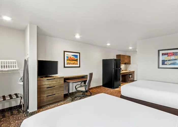 Sonesta Simply Suites Avondale