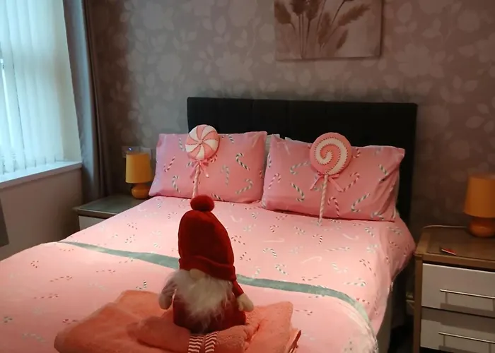 Central hotel: Ponderosa B&B With Free Onsite Parking And Breakfast Included