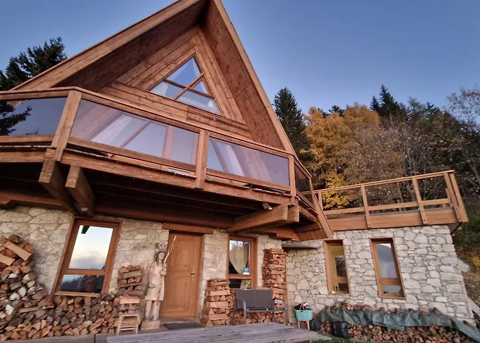 Le Chalet Pointu De Capucine