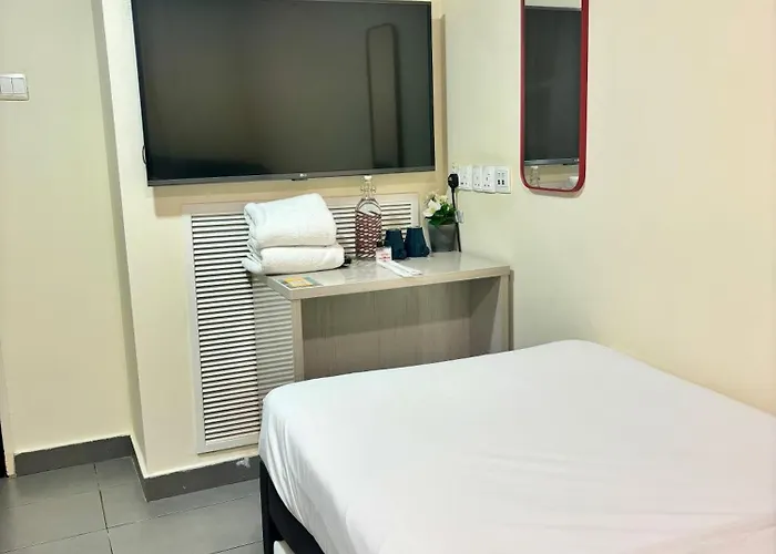 Single Or Twin No Window Room With Sharing Bathroom And Toilet In Sandpiper Hotel