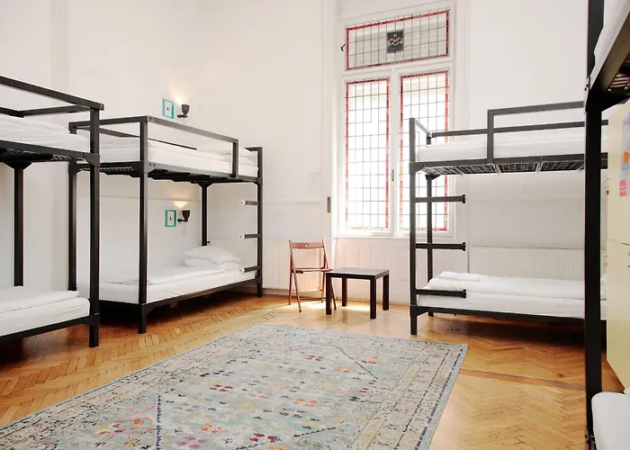 Top House Hostel