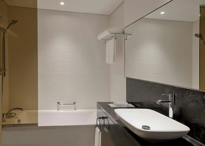 Luchthavenhotel: The First Collection Waterfront, Dubai, A Tribute Portfolio Hotel