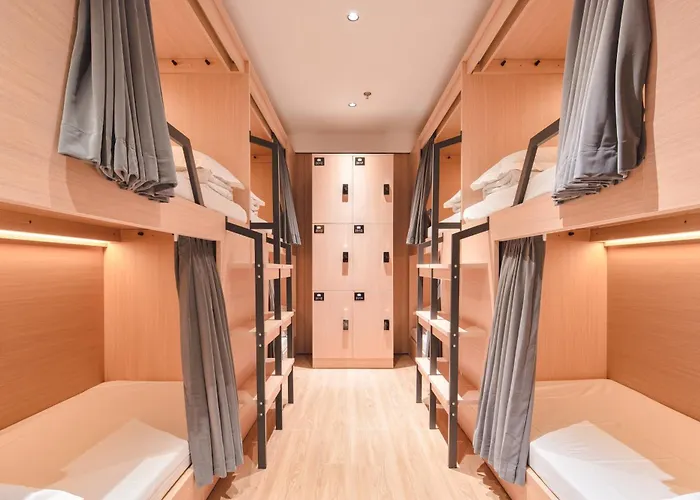 Dayin Garden Hotel -People's Square&Nanjing Road-Large Social Area -Bar -Café -Gym -Free Laundry Luggage Storage -24H Front Desk-English Service