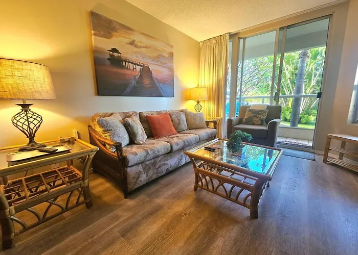 Tropical Family Resort Near Beach-Full Kitchen, Ac & Wifi
