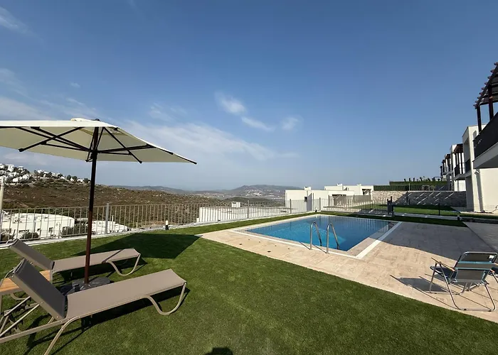 Zuma Private Pool & Beach