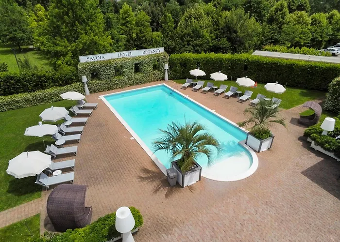 Hotel Con Piscina Savoia Regency