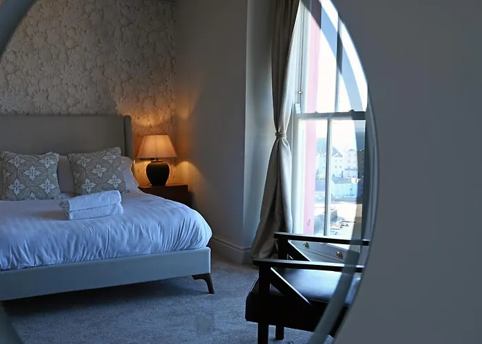 Royal Lion Hotel