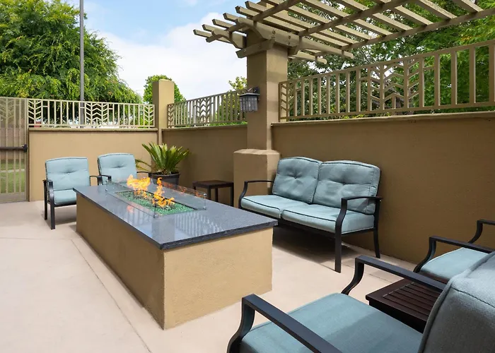 Pet Friendly hotel: Larkspur Landing Extended Stay Suites Sunnyvale