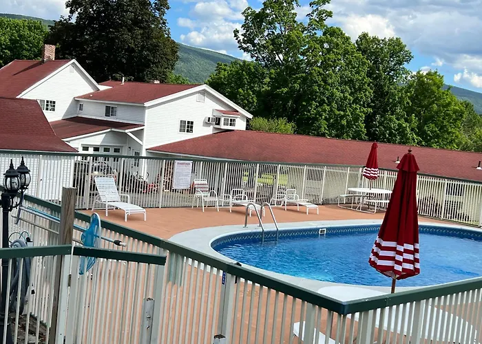 Four Winds Country Motel