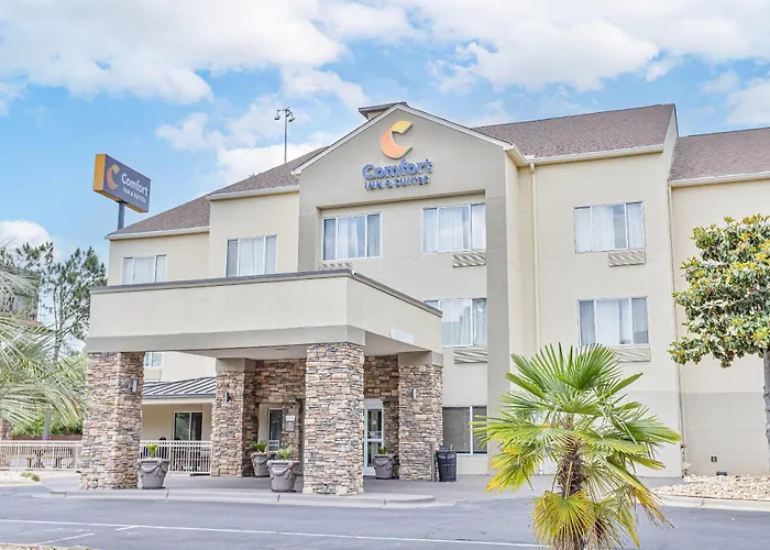 Comfort Inn & Suites East Carmichael Rd