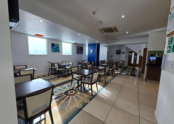 Holiday Inn Express Wakefield By Ihg
