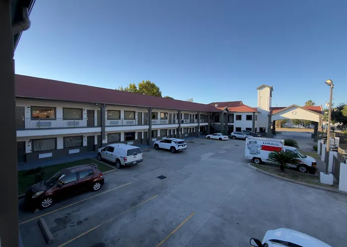 Hotel: Super 8 By Wyndham Houston/Brookhollow Nw
