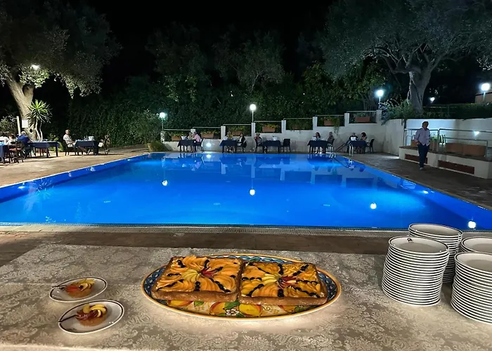 Hotel Con Piscina Villaggio Alberghiero Da Pepé